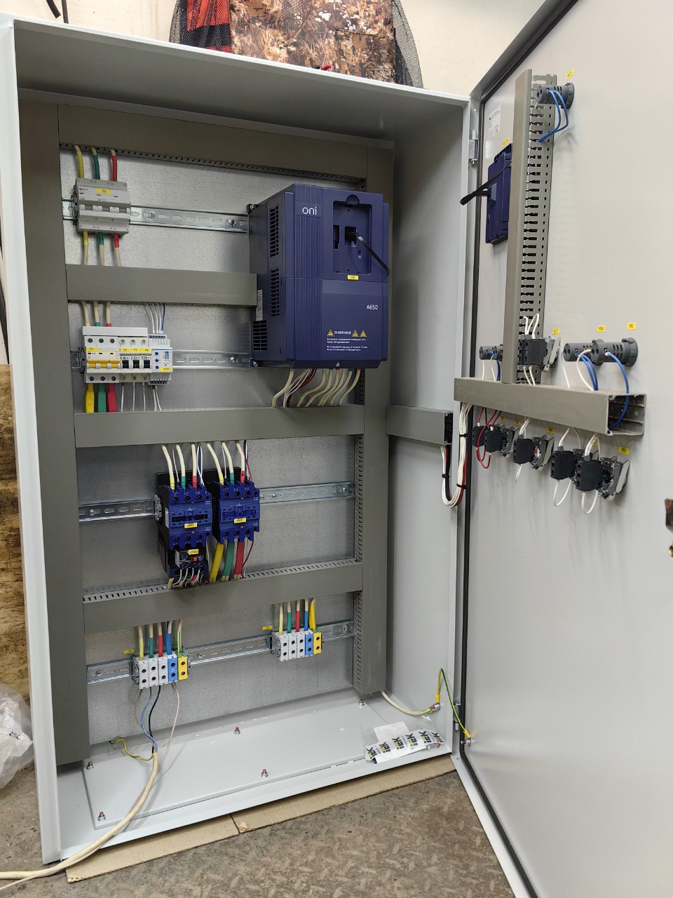 Шкаф управления скважиной